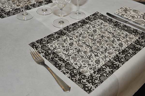mantel-individual-papel-decorado-standard-blanco-cachemir-negro